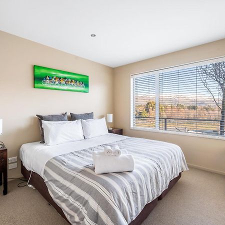 Criffel Garden Apartment Уанака Екстериор снимка